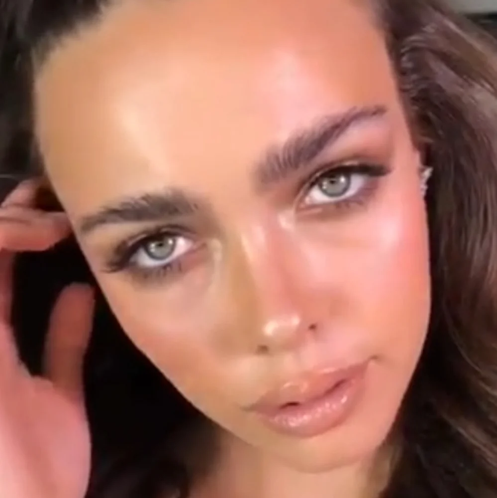 🆕 Eloise Get Lit Metallic Foiled Liquid Eye Shadow